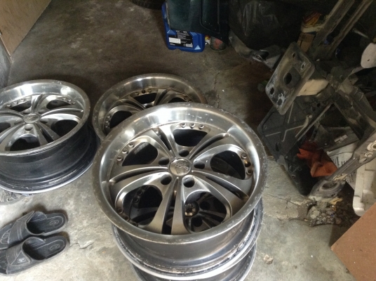 ขายถูกแม็กขอบ 17 /5รู108/110 ราคา 3500 บาท 4 วงไม่เคยซ่อม