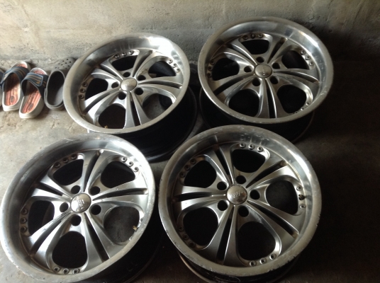 ขายถูกแม็กขอบ 17 /5รู108/110 ราคา 3500 บาท 4 วงไม่เคยซ่อม