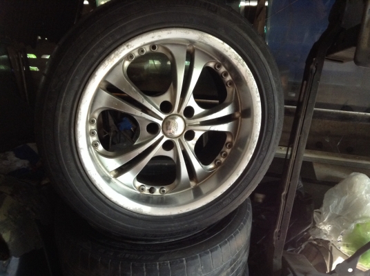 ขายถูกแม็กขอบ 17 /5รู108/110 ราคา 3500 บาท 4 วงไม่เคยซ่อม