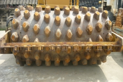 รับสั่งทำและจำหน่ายล้อรถขุด รถตัก รถบด รถปูยาง และเครื่องจักรหนักในงานก่อสร้างทุกประเภท