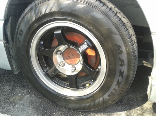 ต้องการขายแม๊ก 6 รู 139.7 ขอบ 15 พร้อมยาง ปี2012