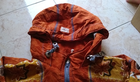 เสื้อ ELBE jacket  มี hood (ถอดออกไม่ได้) สองชั้นหนา