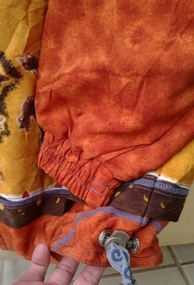 เสื้อ ELBE jacket  มี hood (ถอดออกไม่ได้) สองชั้นหนา