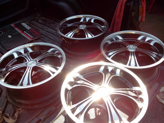 แม็ก17 5รู114.3ราคาถูกเดิมๆมาอีกแล้ว มือสอง สภาพใหม่ ต่อรองได้ครับ แม็ก17 5รู114.3ราคาถูกเดิมๆมาอีกแล้ว มือสอง สภาพใหม่ ต่อรองได้ครับ