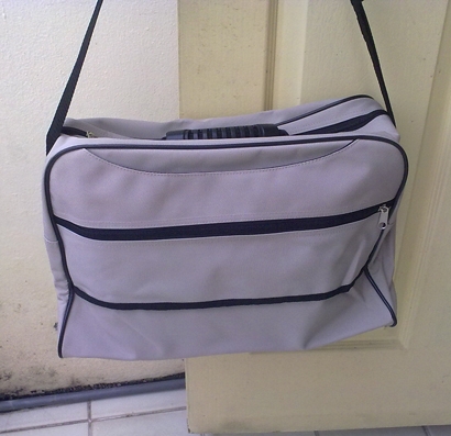 กระเป๋าเดินทาง หิ้ว/สะพายได้ สภาพใหม่