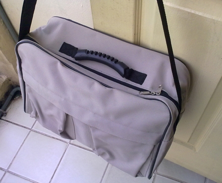 กระเป๋าเดินทาง หิ้ว/สะพายได้ สภาพใหม่