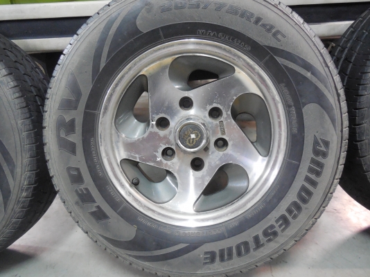 ขายแม็กยี่ห้อ ENKEI 4 วงพร้อมยาง บริดสโตน 205/75R14 ขายแม็กยี่ห้อ ENKEI 4 วงพร้อมยาง บริดสโตน 205/75R14