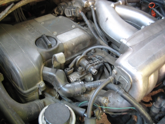 รถตู้ปี 2003 เครื่อง 2jz แก๊ส lpg vip เบาะ 4แถว เดิม ๆ ไม่เคยทำสี