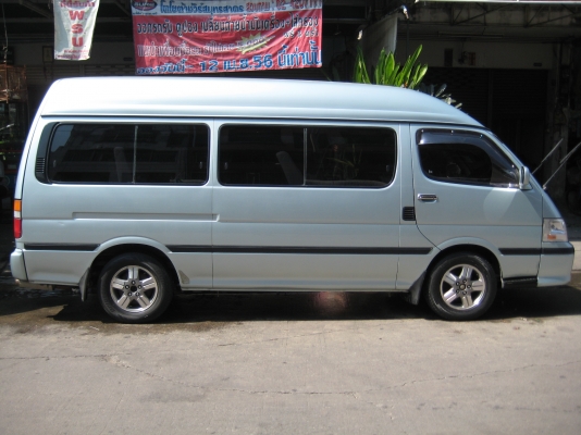 รถตู้ปี 2003 เครื่อง 2jz แก๊ส lpg vip เบาะ 4แถว เดิม ๆ ไม่เคยทำสี