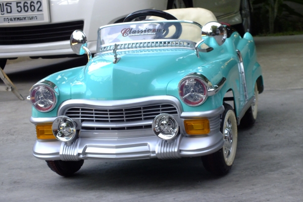 ขออนุญาตขาย classic cadilac 1955  รถไฟฟ้าเด็กสวยๆขับได้ โชว์ได้