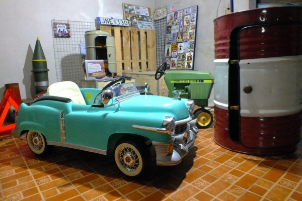 ขออนุญาตขาย classic cadilac 1955 รถไฟฟ้าเด็กสวยๆขับได้ โชว์ได้ ขออนุญาตขาย classic cadilac 1955 รถไฟฟ้าเด็กสวยๆขับได้ โชว์ได้