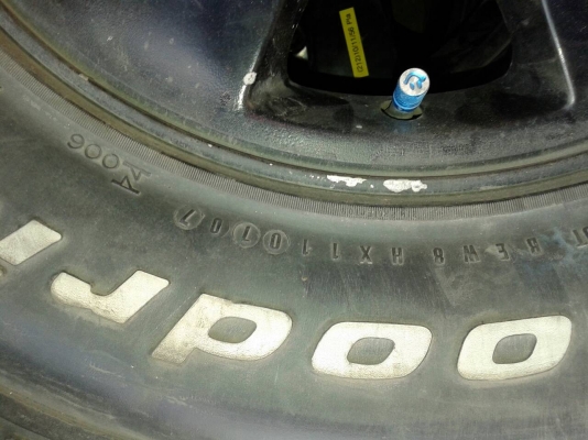 แม็กอีซูซุขอบ 16 พร้อมยาง LT265 75 16 มี 1 ชุด สวยๆ