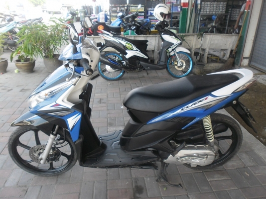 click-iล้อแม๊กปี52รถบ้านเครื่องดีสีสวยเอกสารครบ/โอนลอย