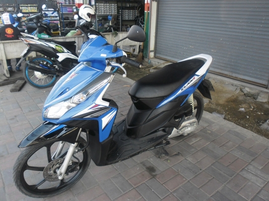 click-iล้อแม๊กปี52รถบ้านเครื่องดีสีสวยเอกสารครบ/โอนลอย