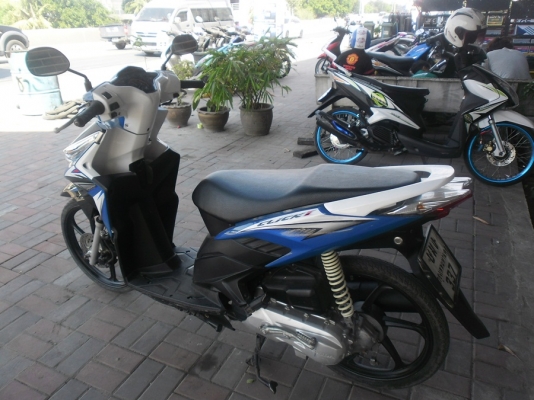 click-iล้อแม๊กปี52รถบ้านเครื่องดีสีสวยเอกสารครบ/โอนลอย