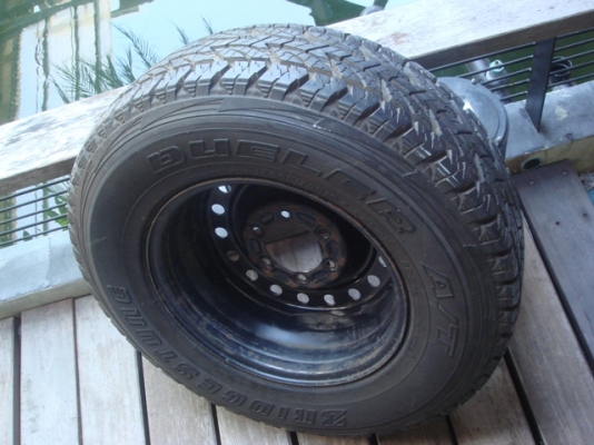 ขายกะทะ16 7นิ้ว6รู139พร้อมยาง BS AT 245 75 16ยางดอกเต็มสวยมี1วงครับ ขาย 1800 บาท