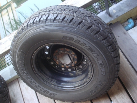 ขายกะทะ16 7นิ้ว6รู139พร้อมยาง BS AT265 75 16ยางดอกเต็มๆไม่แตะพื้นครับสวยมี1วงครับ ขาย 2200บาท ขายกะทะ16 7นิ้ว6รู139พร้อมยาง BS AT265 75 16ยางดอกเต็มๆไม่แตะพื้นครับสวยมี1วงครับ ขาย 2200บาท