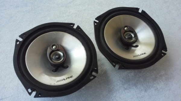 Alpine ขนาด 6.5" แกนร่วมสามทาง เสียงดีใสๆ เบสแน่นๆ