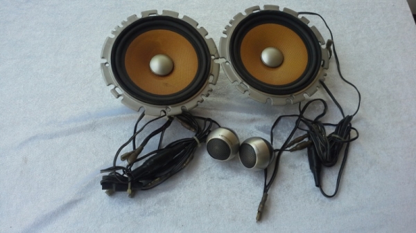 Pioneer ขนาด 6.5" แยกชิ้น เสียงกลาง 1 คู่วอยเคฟล่า และ ทวิสเตอร์