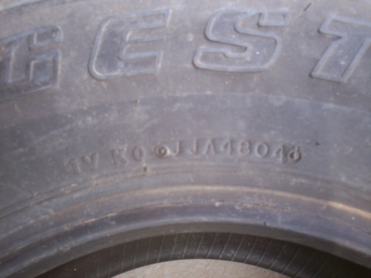 ขายยาง255/70/15 บริดสโตนยางใหม่เก่าเก็บ 500บาท0890671028