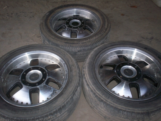 ล้อแม็กEUROLINE 17นิ้ว 6รู ใส่รถตู้คอมมูเตอร์พร้อมยาง มีอยู่3วง ขายวงละ1500บาทหรือใครมีอีกวงบอกด้วย จะซื้อครับ0890671028ID Line= arnat1028 ครับ (ผมไปต่างประเทศ วันที่3-12ต.ค.ติดต่อได้เฉพาะLine) ล้อแม็กEUROLINE 17นิ้ว 6รู ใส่รถตู้คอมมูเตอร์พร้อมยาง มีอยู่3วง ขายวงละ1500บาทหรือใครมีอีกวงบอกด้วย จะซื้อครับ0890671028ID Line= arnat1028 ครับ (ผมไปต่างประเทศ วันที่3-12ต.ค.ติดต่อได้เฉพาะLine)