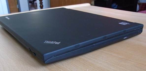 thinkpad x300 แรงเร็วด้วย SSD สุดยอดบางเบาแค่ 1.3 กิโล thinkpad x300 แรงเร็วด้วย SSD สุดยอดบางเบาแค่ 1.3 กิโล