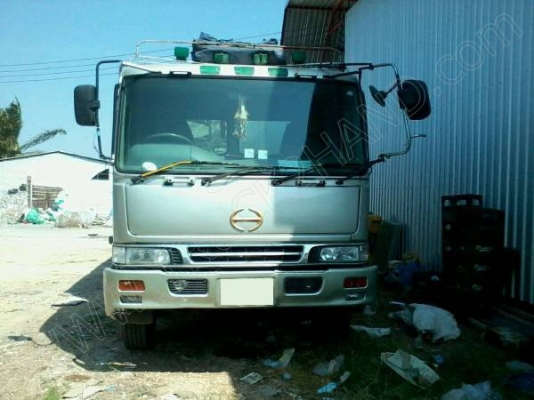 รถบรรทุกพ่วงแม่ลูก แม่-ลูก ยี่ห้อ NISSAN รถบรรทุกพ่วงแม่ลูก แม่-ลูก ยี่ห้อ NISSAN