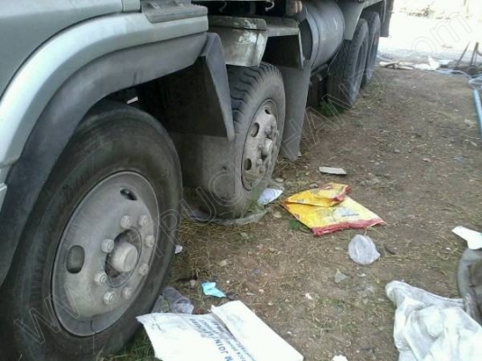 รถบรรทุกพ่วงแม่ลูก แม่-ลูก ยี่ห้อ NISSAN รถบรรทุกพ่วงแม่ลูก แม่-ลูก ยี่ห้อ NISSAN