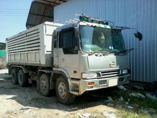 รถบรรทุกพ่วงแม่ลูก แม่-ลูก ยี่ห้อ NISSAN