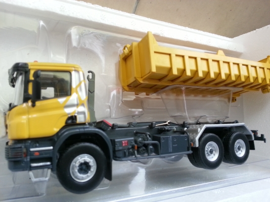 ขายโมเดลรถscania  P380 สเกล1:50ครับ พร้อมส่งครับ
