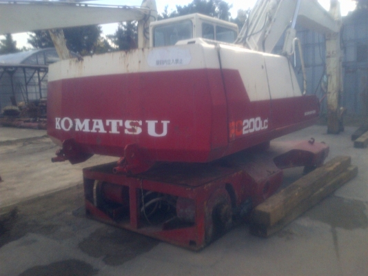 รถขุด (โป๊ะลอยน้ำ) Komatsu รุ่น:PC200LC-5 ซีเรียล:48257 ปี:1989 ชั่วโมง:10,165 สต๊อกของคู่ค้าเราในประเทศยี่ปุ่น