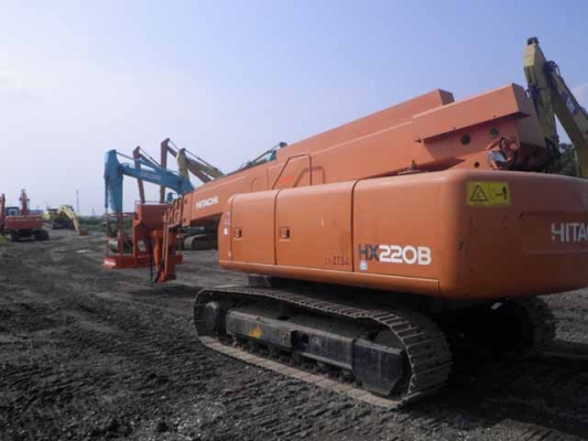 รถกระเช้า (สูง 22เมตร) Hitachi รุ่น: HX220B ซีเรียล:1ETP000028 ปี:2001 ชั่วโมง:5861 สต๊อกเรานำเข้ายี่ปุ่น