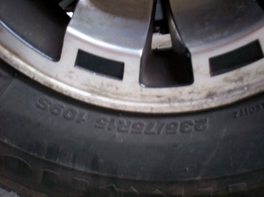 ขายรถกระบะนิสันฟรอนเทีย ปี99 แค็บ สีบรอนทอง เพาเวอร์กระจกไฟฟ้า แต่งเป็นเทอราโน่ เครื่อง2.4 ติดแก๊สLPG วิทยุCDเพาเวอร์แอมป์ยกสูง หลังคอยสปริง มีเกียร์ขับ2ขับ4 หลังคาแครี่บอย แอร์หลัง TEL.0890671028