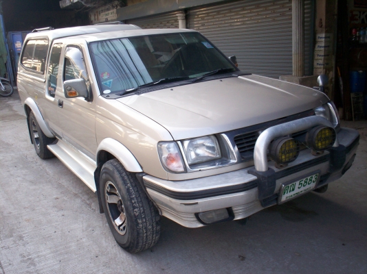 ขายรถกระบะนิสันฟรอนเทีย ปี99 แค็บ สีบรอนทอง เพาเวอร์กระจกไฟฟ้า แต่งเป็นเทอราโน่ เครื่อง2.4 ติดแก๊สLPG วิทยุCDเพาเวอร์แอมป์ยกสูง หลังคอยสปริง มีเกียร์ขับ2ขับ4 หลังคาแครี่บอย แอร์หลัง TEL.0890671028