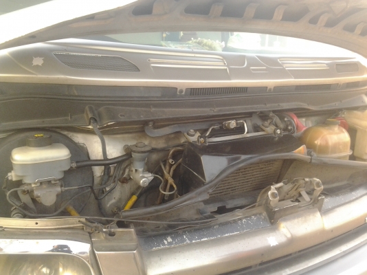 TOYOTA D4D 2.5 COMUTER ปี 49 ขายตามสภาพครัพี่น้อง ของถูกสมราคา เบาะหนังขาด