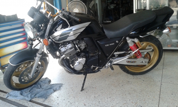 Honda CB 400 ปี 93 มีเล่มทะเบียน พร้อมชุดโอน