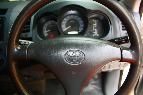 TOYOTA HILUX VIGO D4D Single  2.5 MT ปี 2004