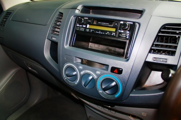 TOYOTA HILUX VIGO D4D Single  2.5 MT ปี 2004