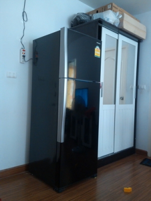 ขายตู้เย็น TOSHOBA ขนาด 10.4 คิว สภาพใหม่ใช้งานได้สามเดือน ราคาถูก