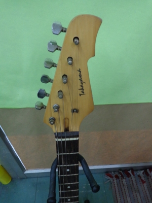 ขายกีต้าร์ไฟฟ้า