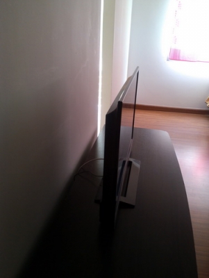 ขาย TV จอแบน SONY 32 นิ้ว 8200 บาท รุ่นใหม่สุด ใช้งานน้อย 3 เดือน