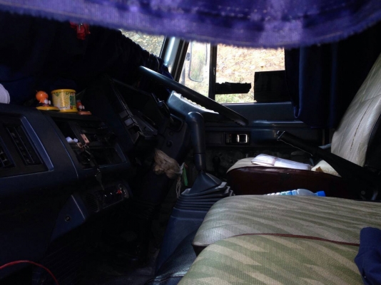 6ล้อไม่ดั้มISUZU NPR 115(รถห้าง)เกียร์ยาวจดทะเบียน27ส.ค31