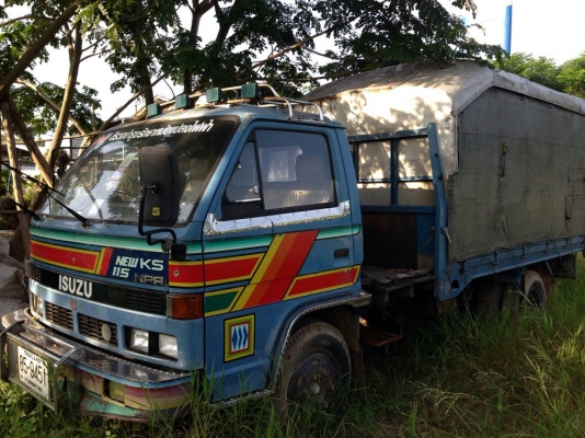 6ล้อไม่ดั้มISUZU NPR 115(รถห้าง)เกียร์ยาวจดทะเบียน27ส.ค31