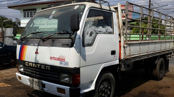 ขาย6ล้อ มิตรซูมิชิ แคนเตอร์ 115แรงม้า ยาว4.30เมตร ช่วงล่างหน้าหลัง6น๊อต รถออกห้างแท้ๆ สภาพดี หัวมีผุเล็กน้อย กำลังซ่อมอยู่