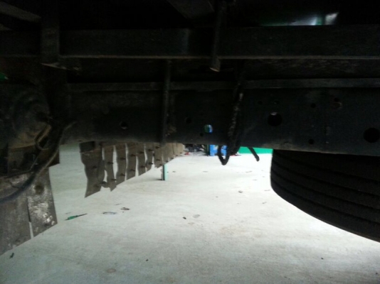 รถฮีโน่ 6 ล้อ รั้ว 195 แรงม้า. ( รถประกอบ. )  สนใจติดต่อ 081 - 6079515