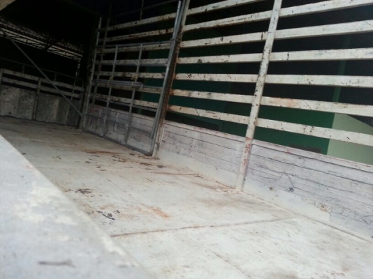 รถฮีโน่ 6 ล้อ รั้ว 195 แรงม้า. ( รถประกอบ. )  สนใจติดต่อ 081 - 6079515