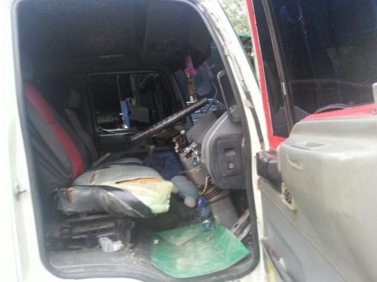 รถฮีโน่ 6 ล้อ รั้ว 195 แรงม้า. ( รถประกอบ. )  สนใจติดต่อ 081 - 6079515