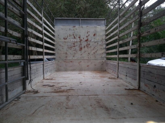 รถฮีโน่ 6 ล้อ รั้ว 195 แรงม้า. ( รถประกอบ. )  สนใจติดต่อ 081 - 6079515