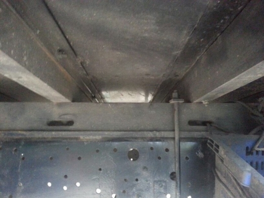 รถฮีโน่ 6 ล้อ รั้ว 195 แรงม้า. ( รถประกอบ. )  สนใจติดต่อ 081 - 6079515