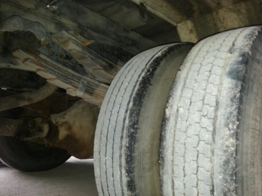 รถฮีโน่ 6 ล้อ รั้ว 195 แรงม้า. ( รถประกอบ. )  สนใจติดต่อ 081 - 6079515